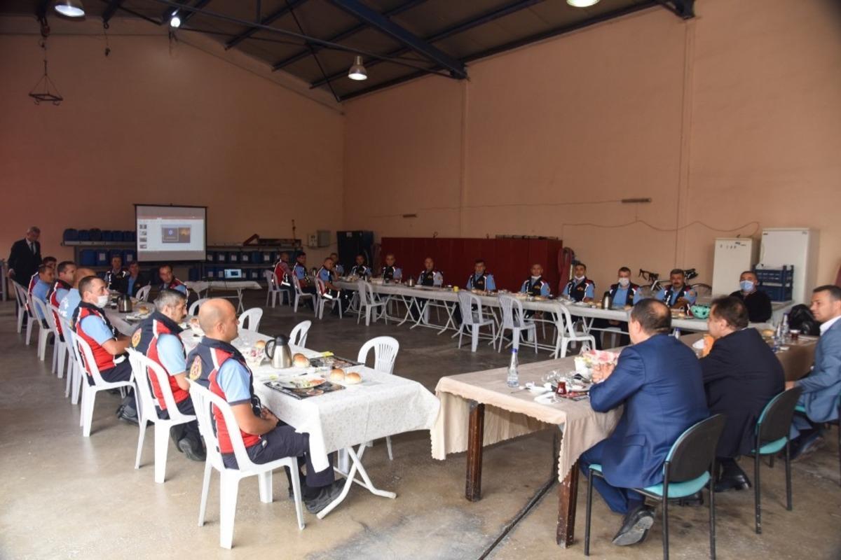 Başkan Şahin, itfaiye personeli ile bir araya geldi