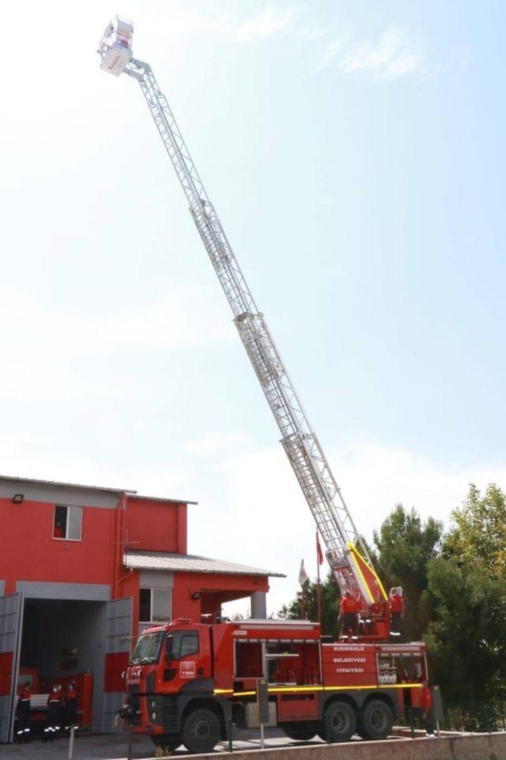 Kırıkkale Belediyesine 1,5 milyonluk itfaiye aracı hibe edildi G3