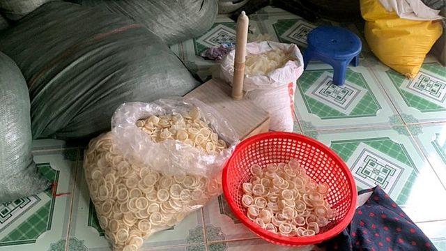 Vietnam'da 320 bin kullanılmış prezervatif ele geçirildi!