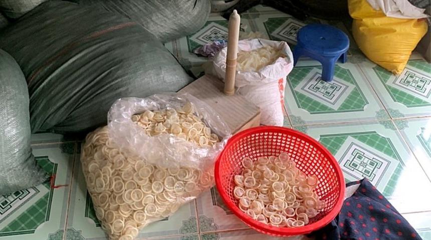 Vietnam'da 320 bin kullanılmış prezervatif ele geçirildi!