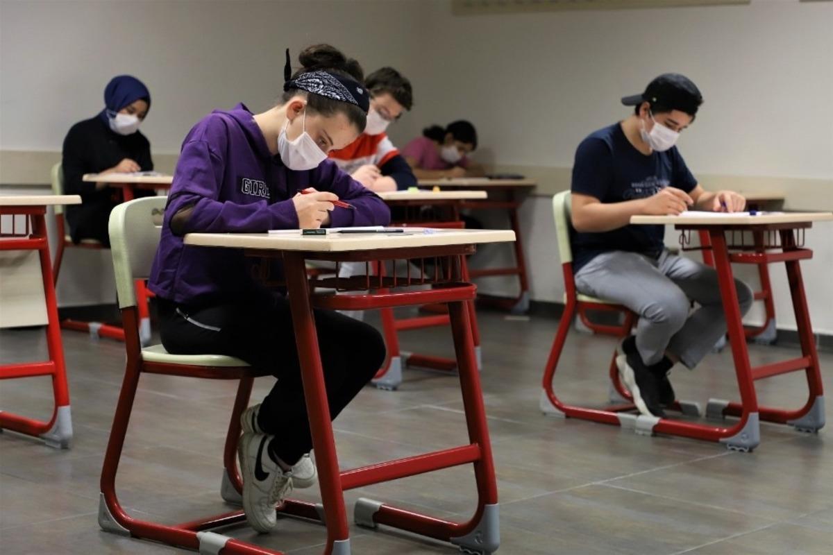 Akademi Lise giriş sınavları yapıldı