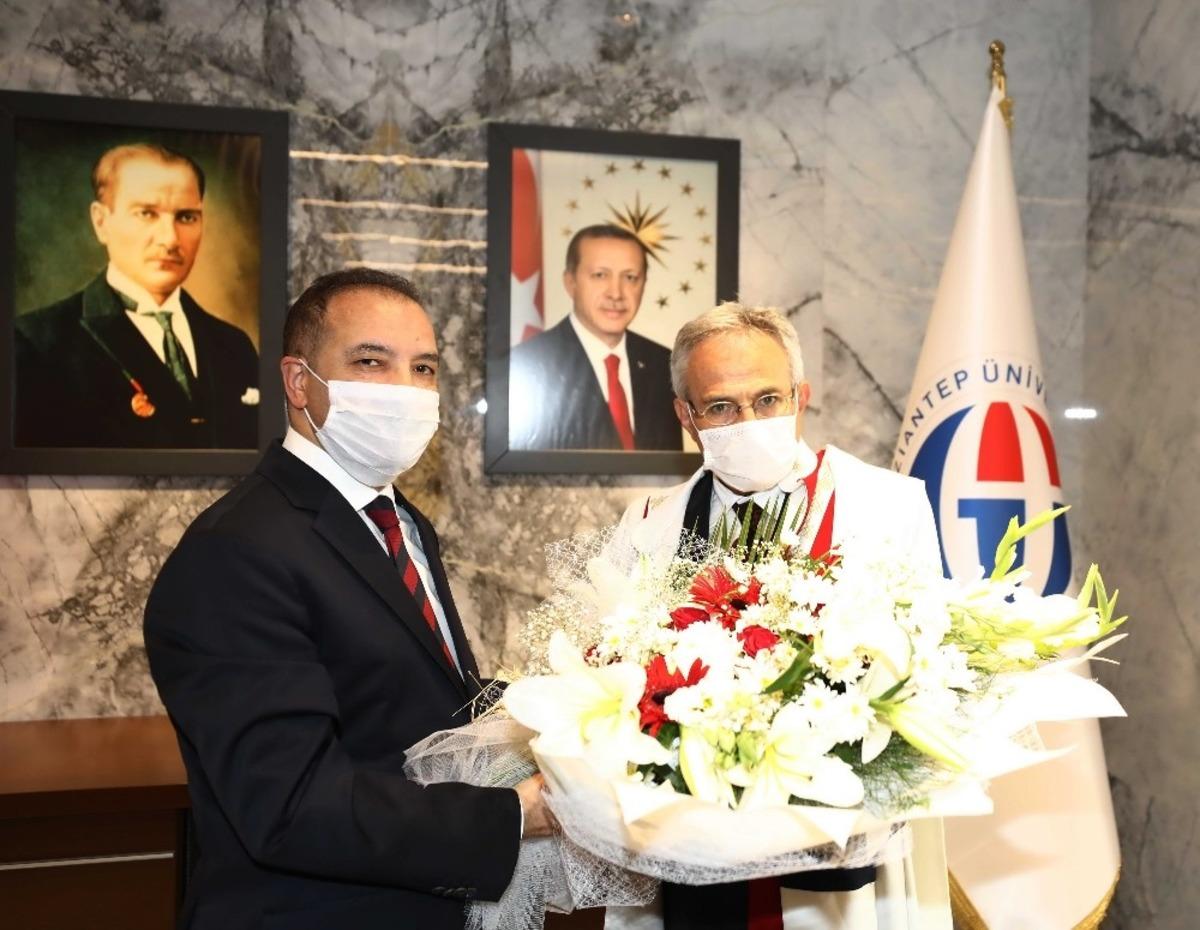 GA&Uuml;N&rsquo;de devir teslim