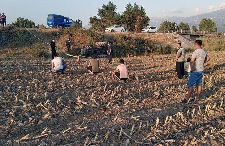 Devrilen traktörün sürücüsü yaşamını yitirdi G3