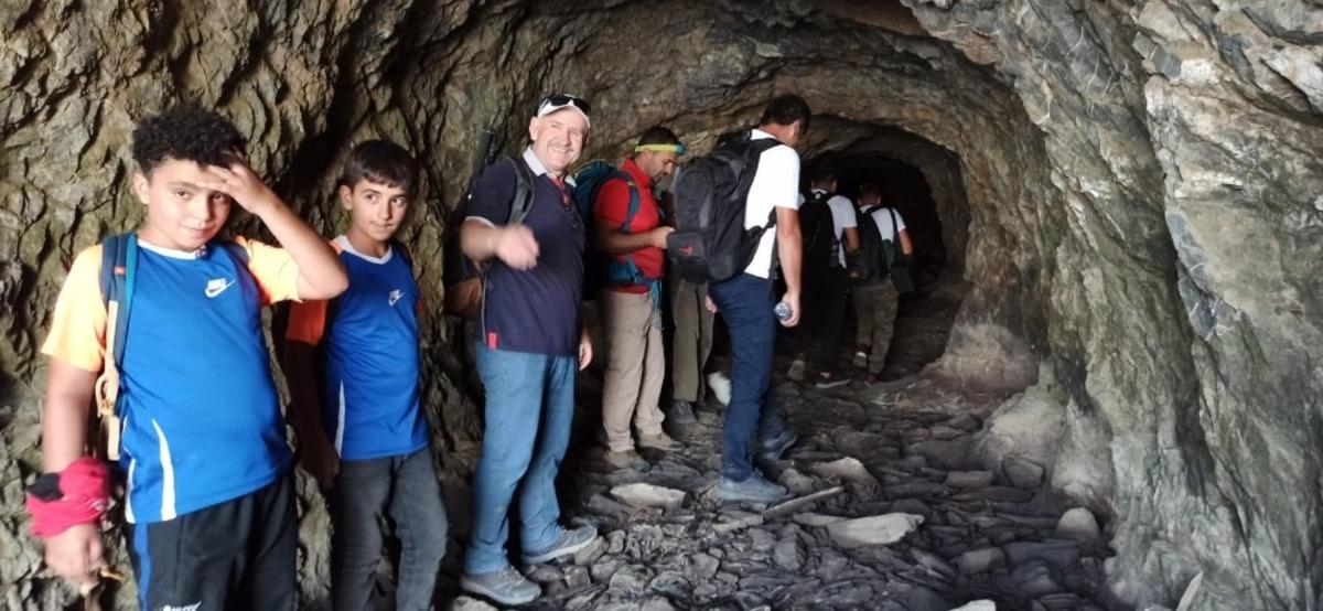 Vadi Doğa Sporları Kul&uuml;b&uuml; &uuml;yeleri, Van G&ouml;l&uuml; havzasının g&uuml;zelliklerini tanıtmaya devam ediyor