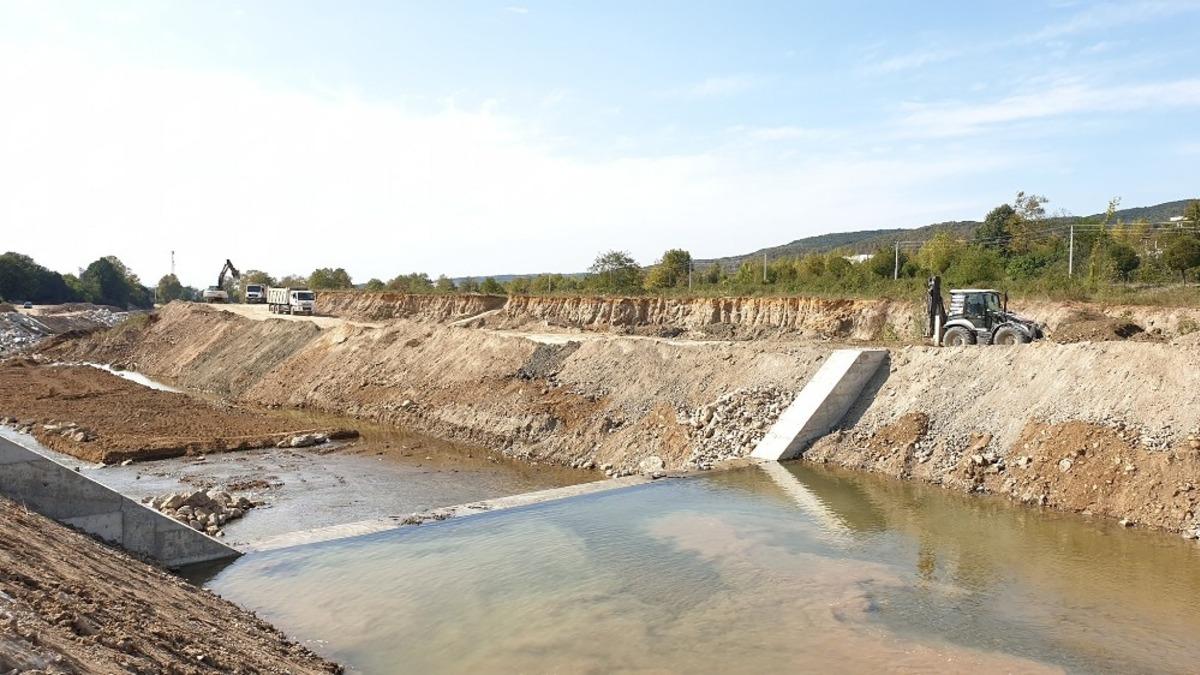Asar deresinde ıslah &ccedil;alışmaları devam ediyor