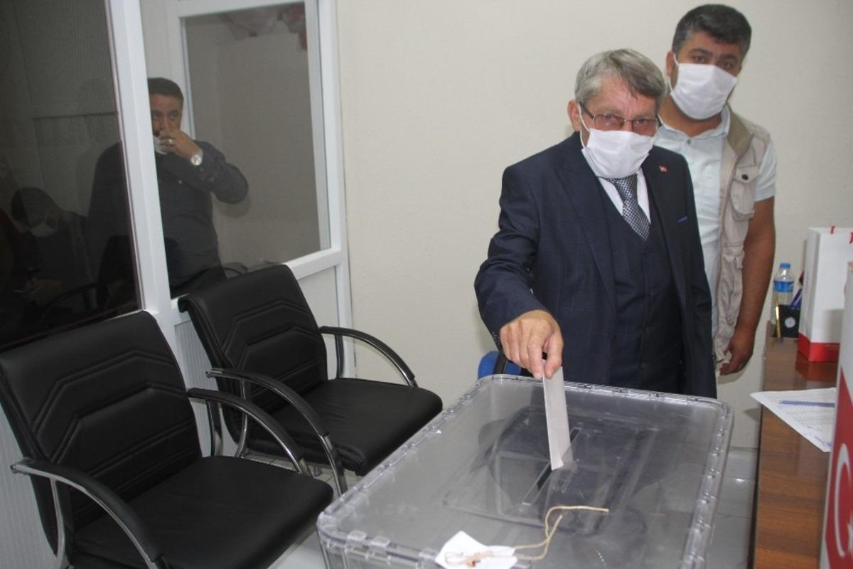 MHP Malazgirt 2. olağan kongresini yaptı