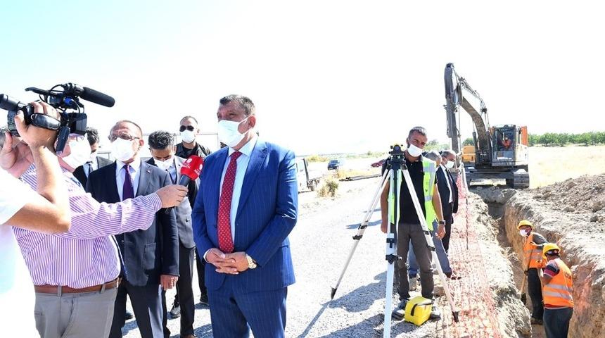 Başkan Gürkan, kanalizasyon çalışmalarını yerinde inceledi