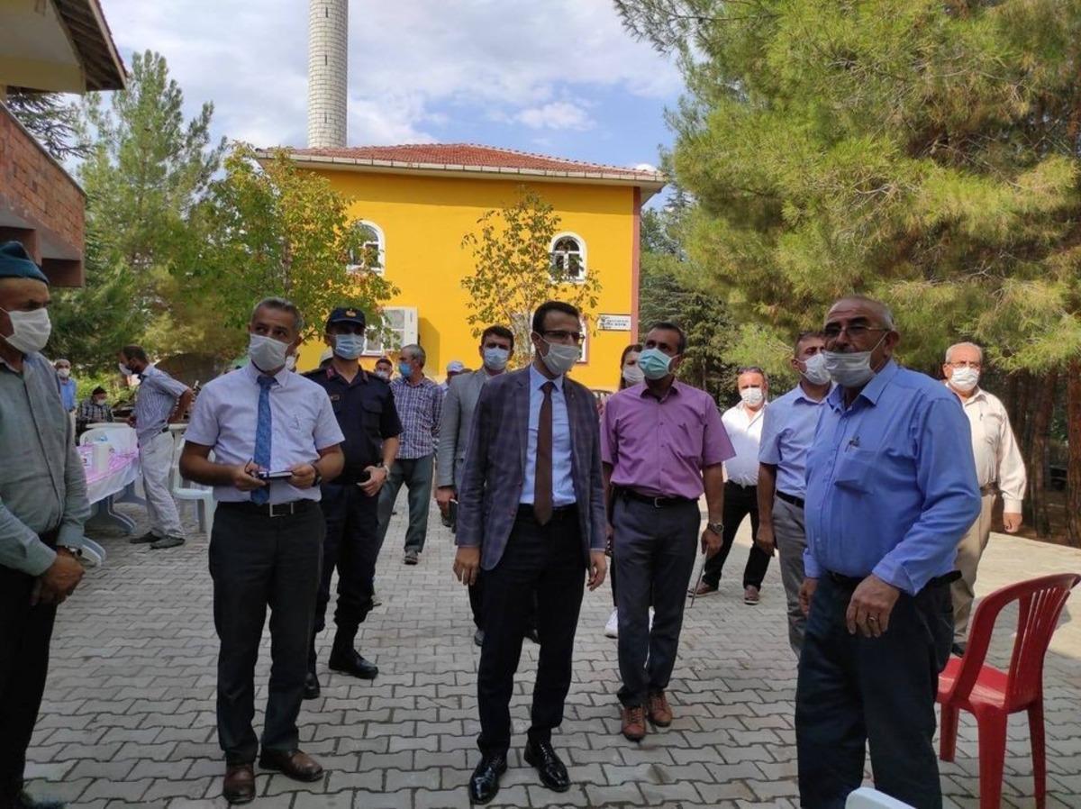 Kaymakam Akpay k&ouml;yleri tanıyor