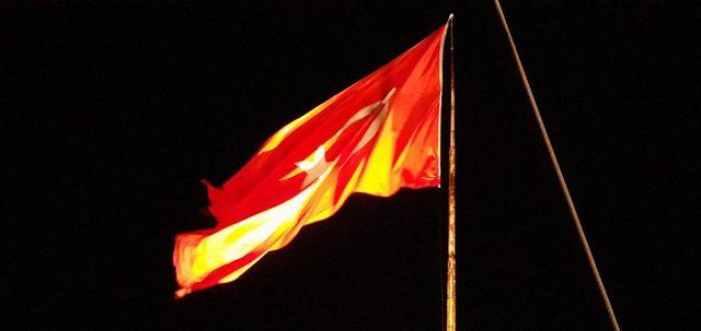 Osmancık kalesinde dalgalanan bayrak ilgi bekliyor
