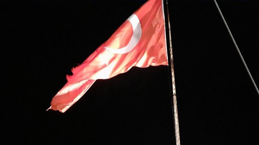 Osmancık kalesinde dalgalanan bayrak ilgi bekliyor