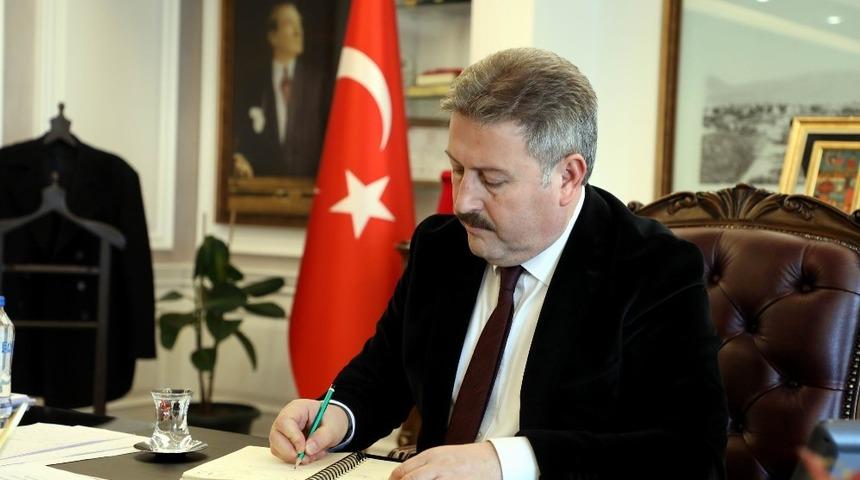 Melikgazi Belediye Başkanı Dr. Mustafa Palancıoğlu: "işyeri ve meskenine soyadın gibi T&uuml;rk&ccedil;e isim ver"