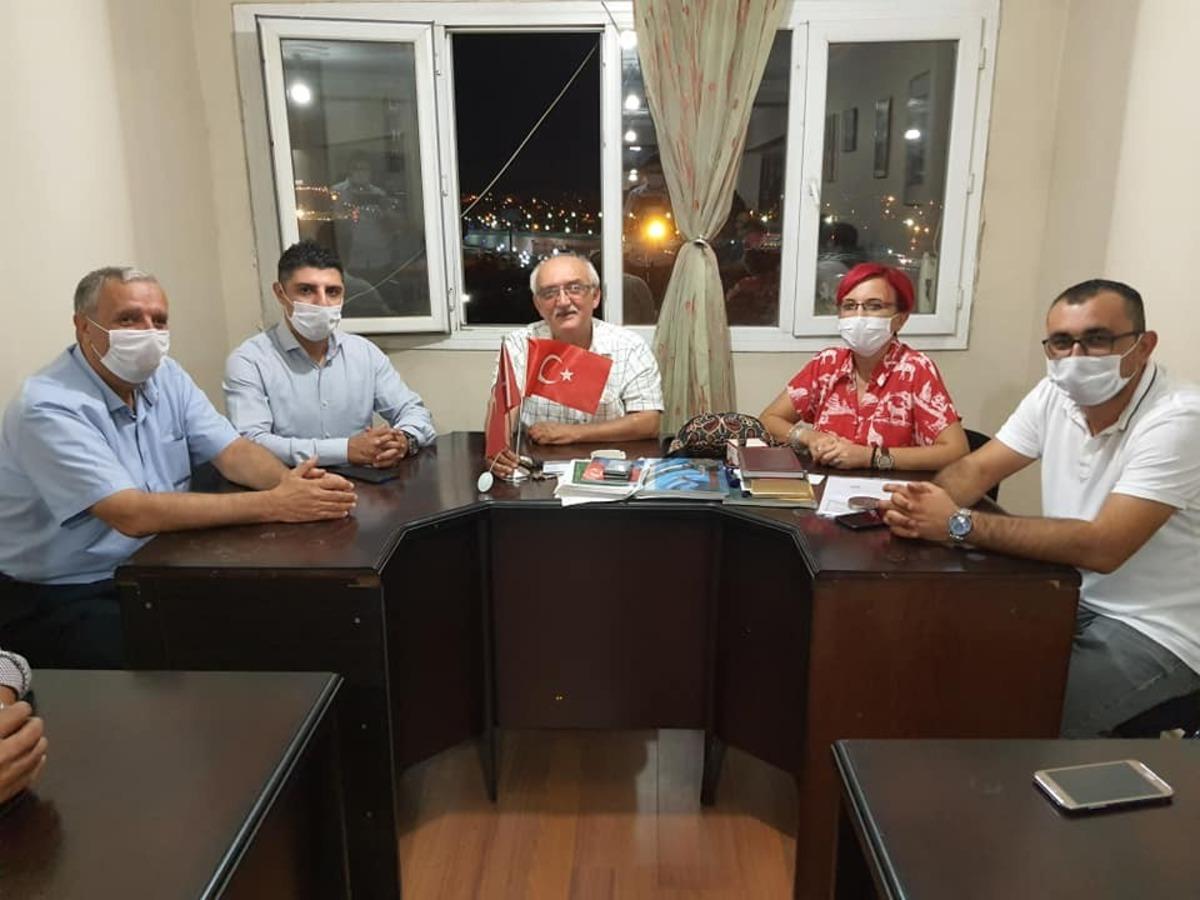 Salihli MHP g&ouml;rev dağılımı yaptı