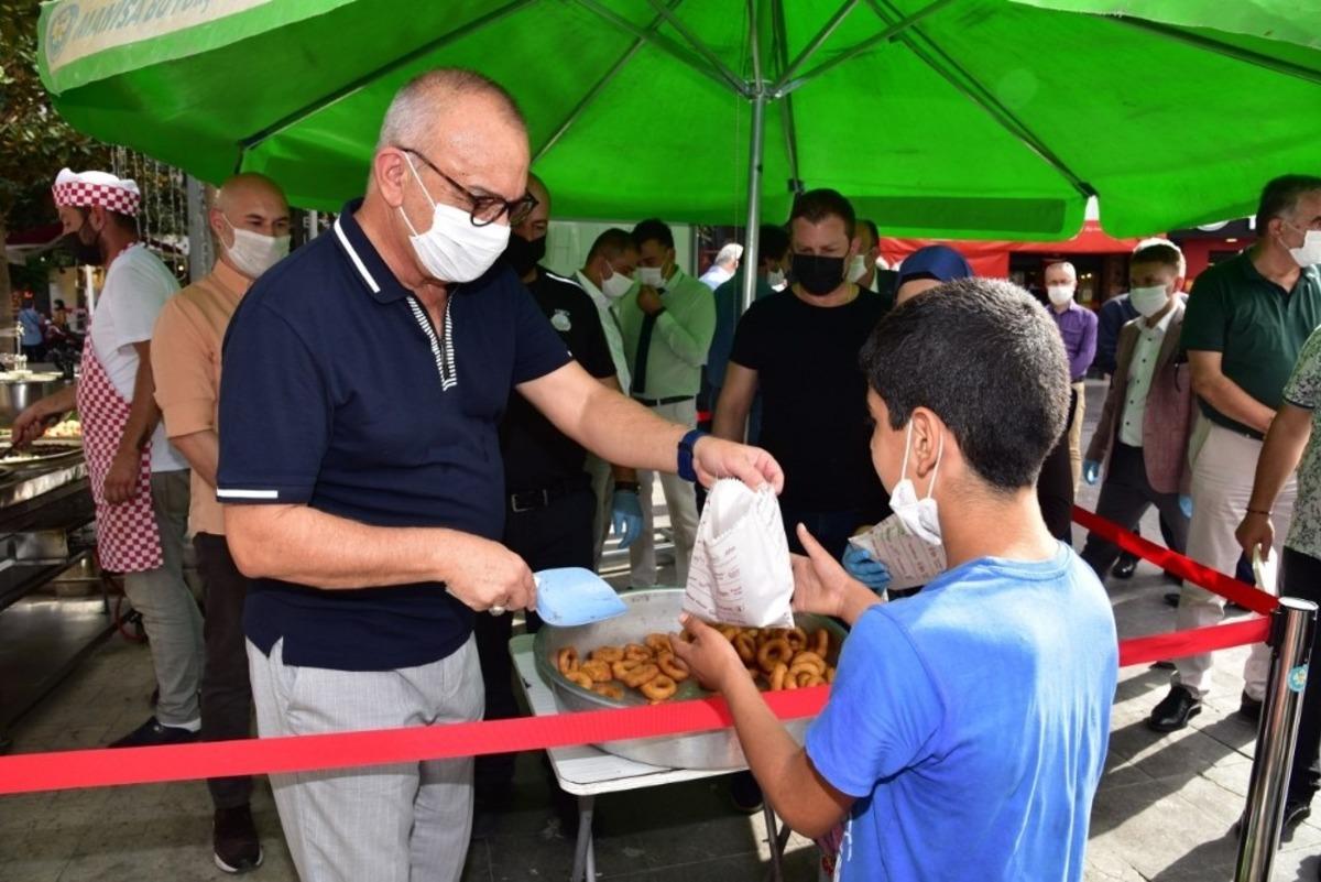 Başkan Erg&uuml;n&rsquo;den anne ve babası i&ccedil;in lokma hayrı yaptı