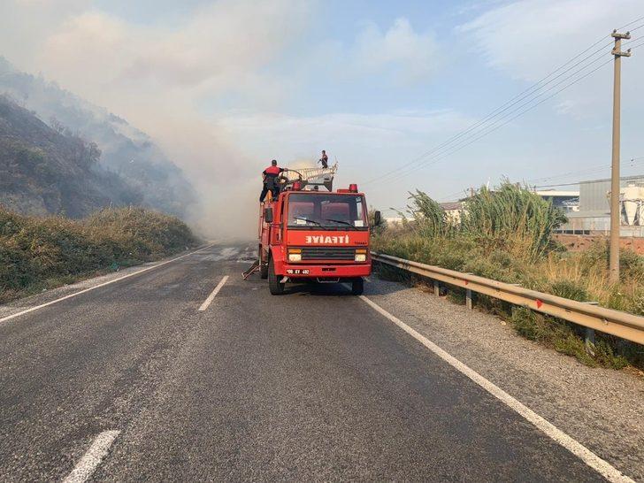 Aydın Büyükşehir İtfaiyesi Söke’deki orman yangınına müdahale ediyor G2