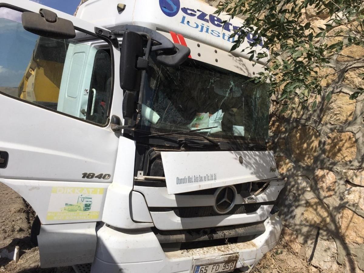 Y&uuml;ksekova&rsquo;da trafik kazası: 1 yaralı