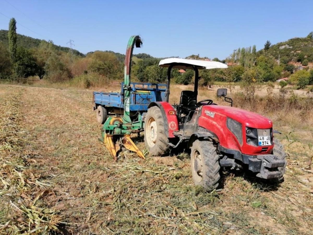 Fethiye&rsquo;de kolunu silaj makinesine kaptıran kişi ağır yaralandı
