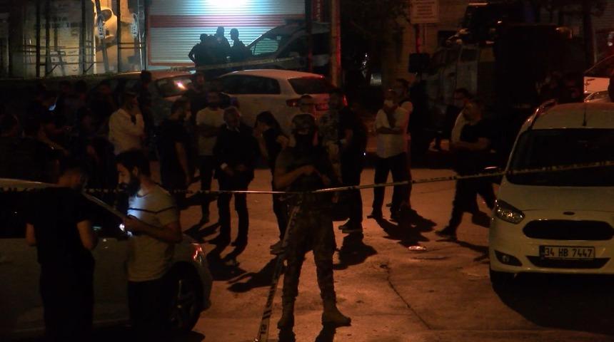 Şişli'de silah sesleri! Ekip aracına kurşun isabet etti