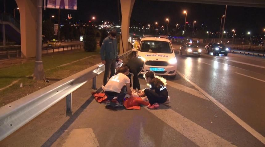 D-100 Karayolu'nda yolda yatan kadın, ekipleri hareket ge&ccedil;irdi