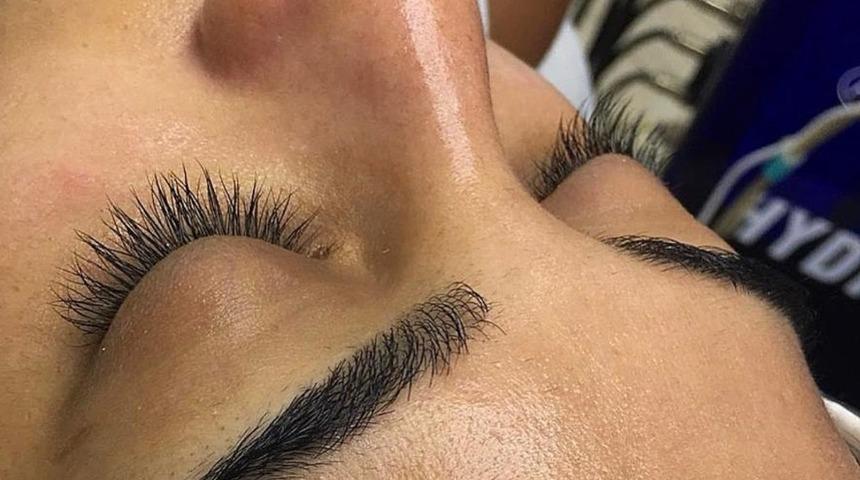 Dilan Polat Ataşehir&rsquo;den sağlık ve g&uuml;zellik g&uuml;vencesi