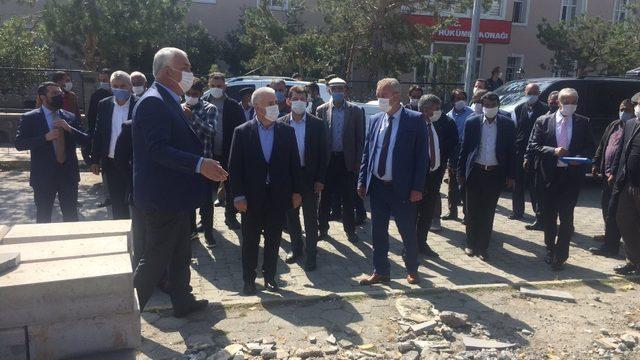 Arpaçay’da yapılan parklar yerinde görüldü