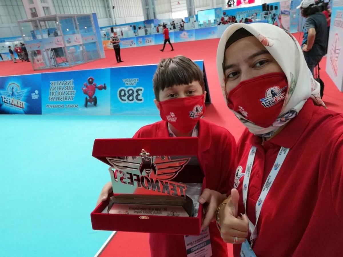 Bağcılarlı gence TEKNOFEST&rsquo;te &ouml;d&uuml;l