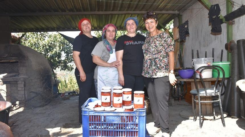 Ata tohumlarından yetiştirilen domatesler ihtiya&ccedil; sahiplerine ulaştı