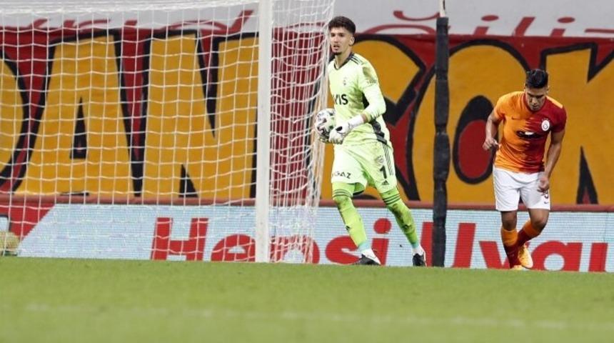 Altay Bayındır iddialı konuştu! ''Fenerbahçe'ye yakışan kazanmaktır''