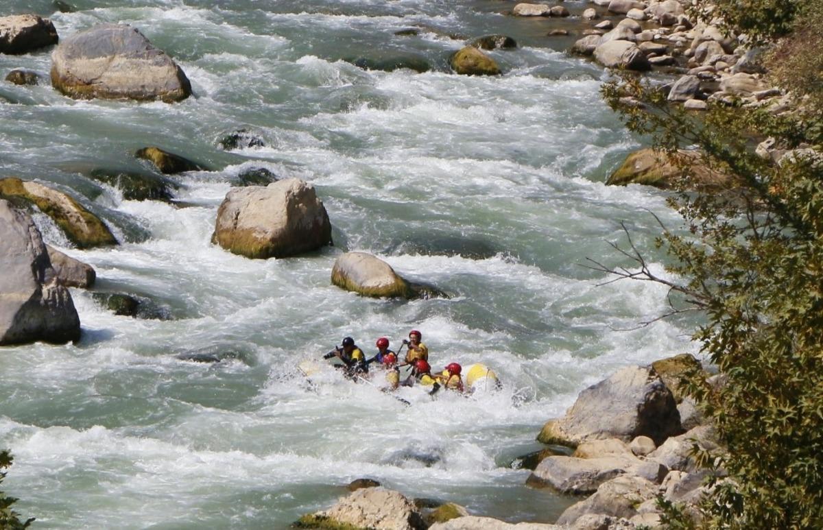 Zap Nehri&rsquo;nde rafting heyecanı
