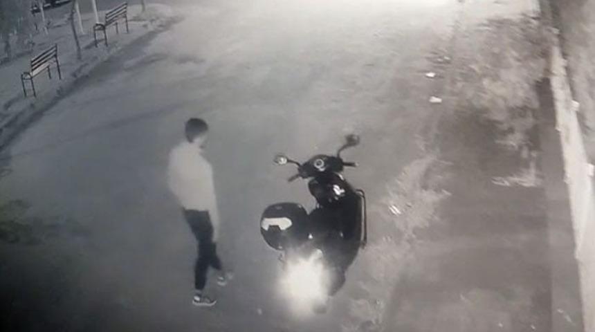 Sahibinin g&ouml;z&uuml; &ouml;n&uuml;nde, koskoca motoru 5 saniyede &ccedil;aldı