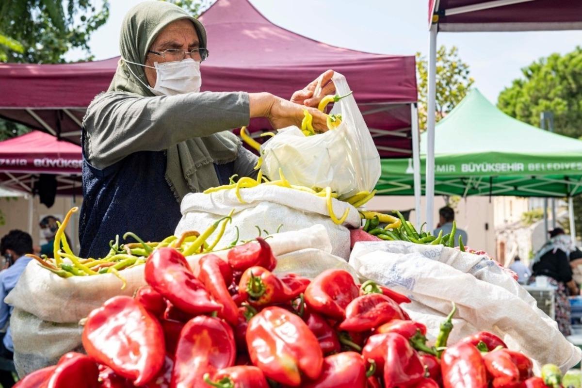 Buca&rsquo;da Halkın Bakkalı ve &uuml;retici pazarı bir arada