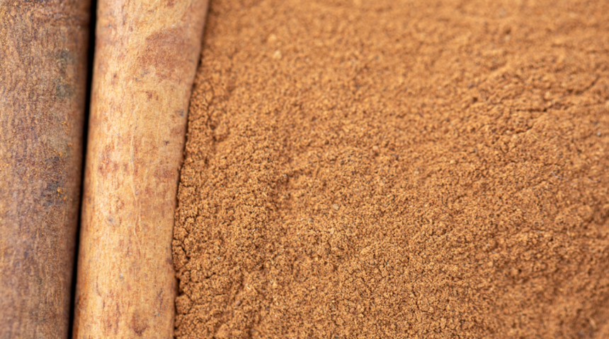 Bu besinler yağ yaktırıyor! İçtiğiniz suyun içine serpin ve...