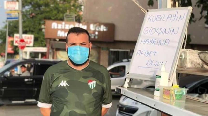 Bursaspor'dan ayrılan Kubilay için taraftar lokma döktürdü