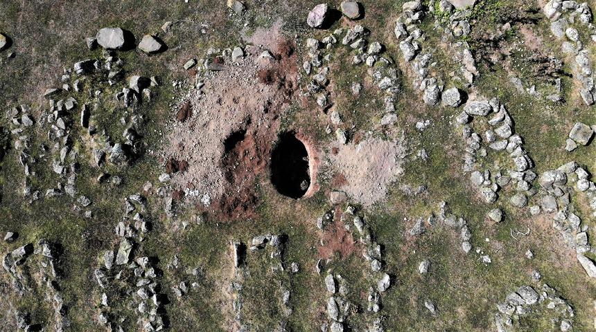 Definecilerin yeni hedefi 6 asırlık mezarlar! Talan ettiler