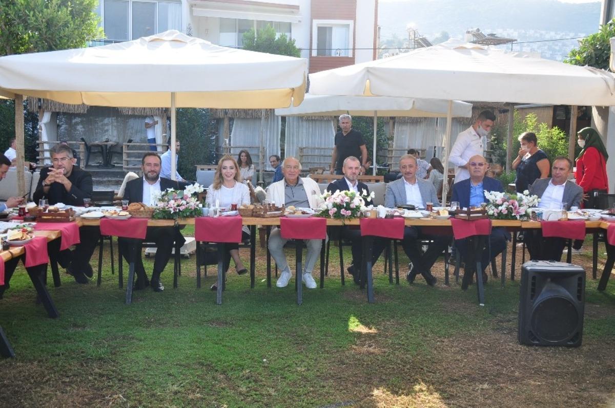 AK Partili Kandemir, &ldquo;Başarılı bir s&uuml;re&ccedil; ge&ccedil;ireceğinize inanıyorum&rdquo;