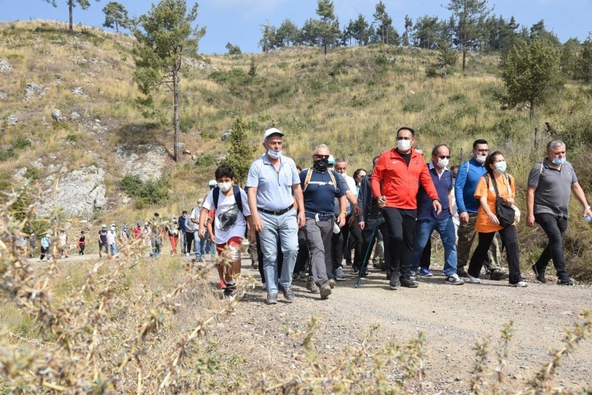 Toroslar&rsquo;da turizm g&uuml;n&uuml; etkinliğinde doğa y&uuml;r&uuml;y&uuml;ş&uuml;