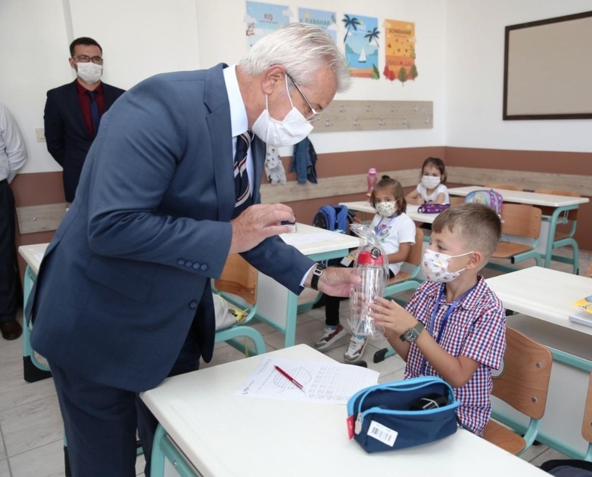 Nil&uuml;fer Belediyesi&rsquo;nden &ouml;ğrencilere armağan