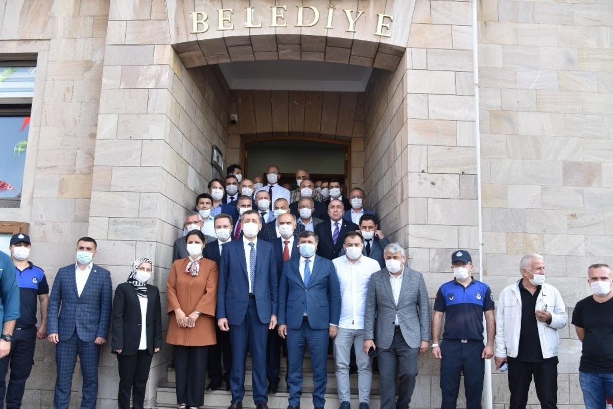 Okul projesi i&ccedil;in  destek istedi