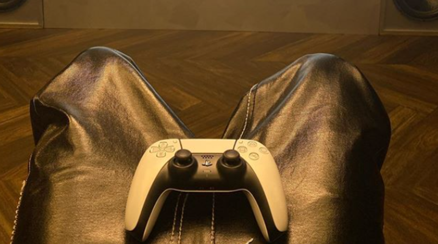 Travis Scott'tan PlayStation 5 pozu!