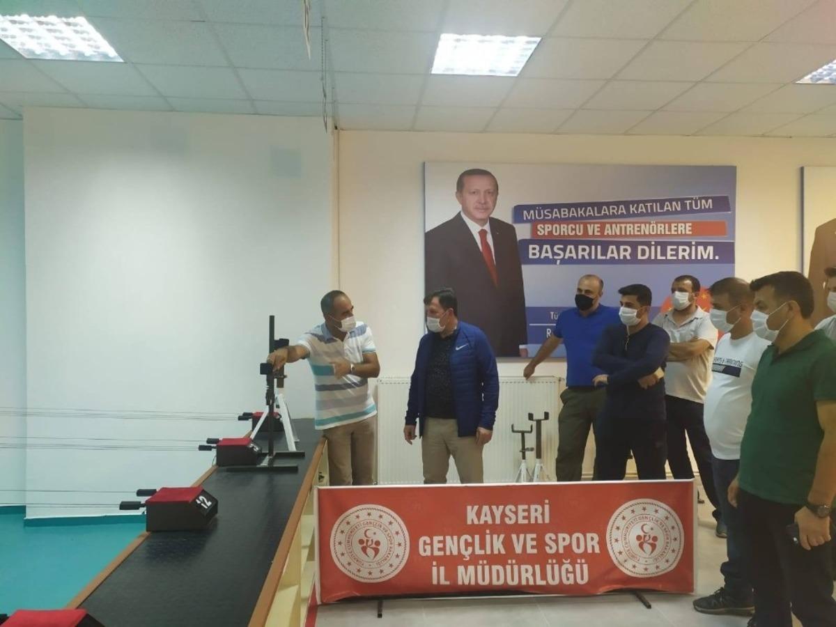 Gen&ccedil;lik ve Spor İl M&uuml;d&uuml;r&uuml; Kabak&ccedil;ı Erciyes Kamp Merkezi&rsquo;ni inceledi