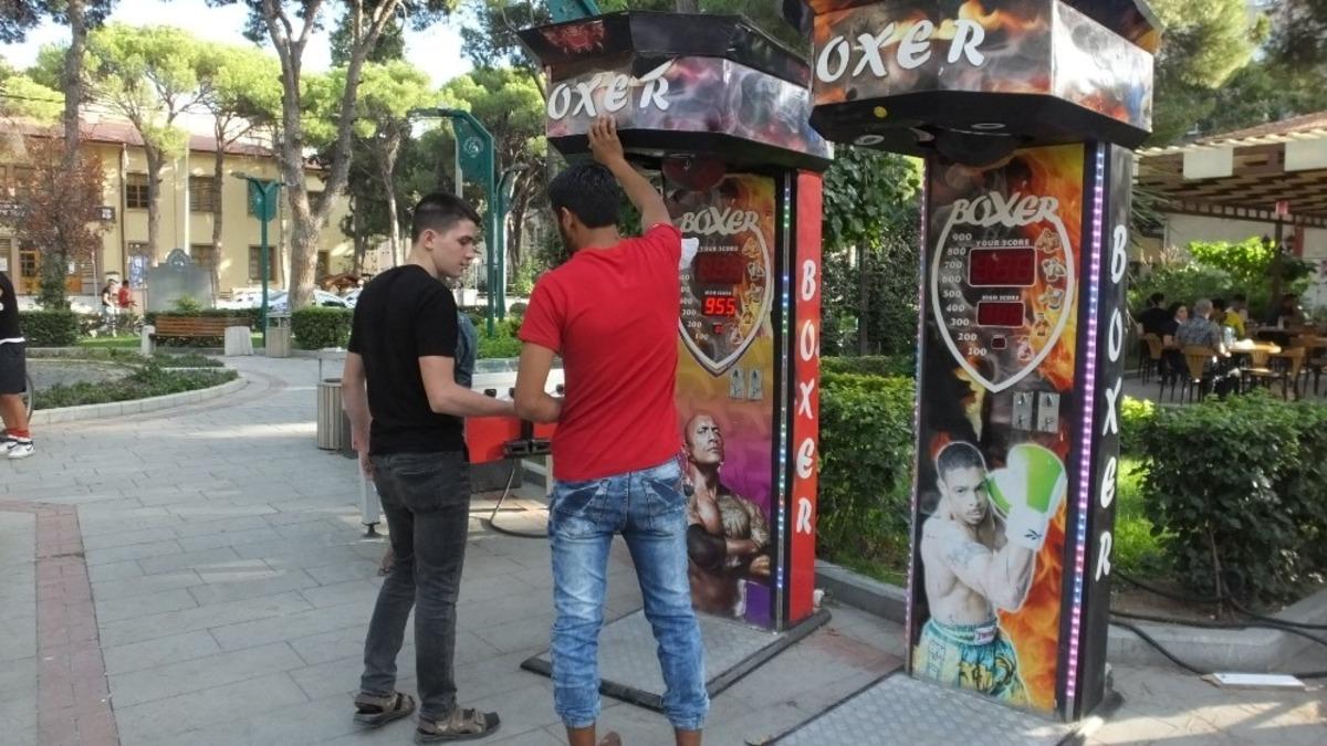 Gen&ccedil;ler boks i&ccedil;in sıraya girdi