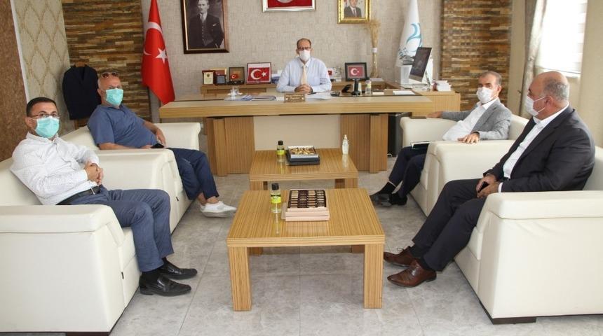 Kanaat &ouml;nderleri Kaymakam T&uuml;rkmen ile bir araya geldi