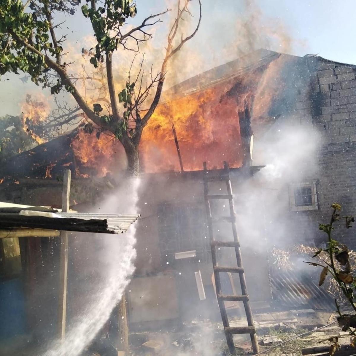 Elazığ&rsquo;da &ccedil;atı yangını