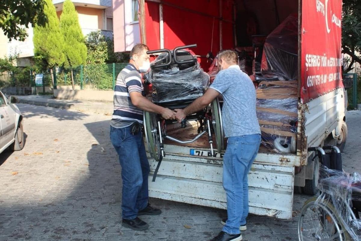 Gurbet&ccedil;ilerden engelli vatandaşlara ara&ccedil;-gere&ccedil; desteği