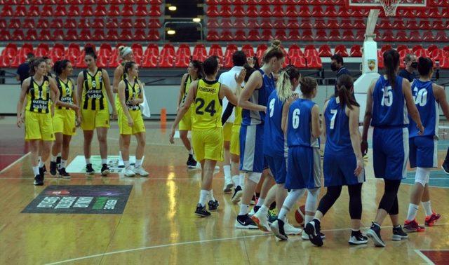 İzmit Belediyespor, Kayseri’den 2 galibiyetle döndü