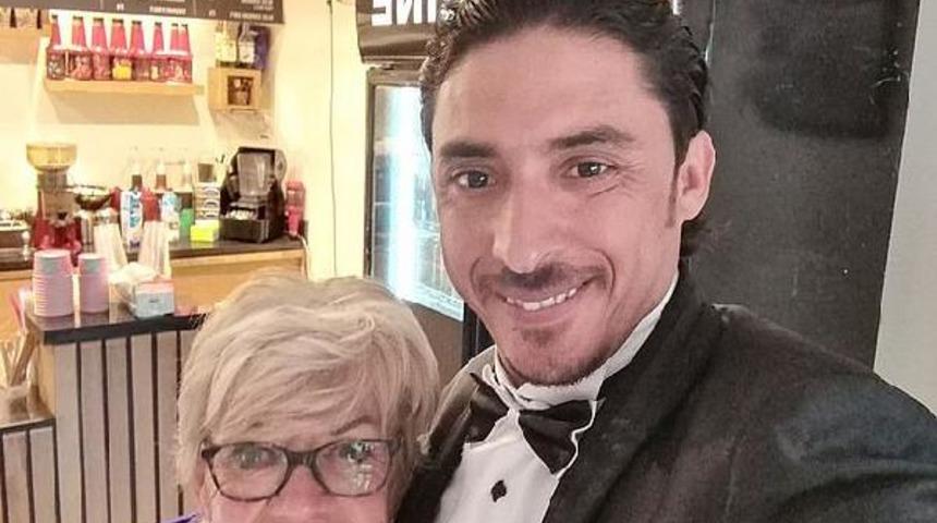 İnternetten tanıştı, kendisinden 45 yaş b&uuml;y&uuml;k kadınla sevgili oldu