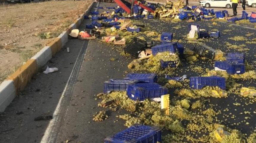 Yol üzüm tarlasına döndü! Balıkesir'de feci kaza