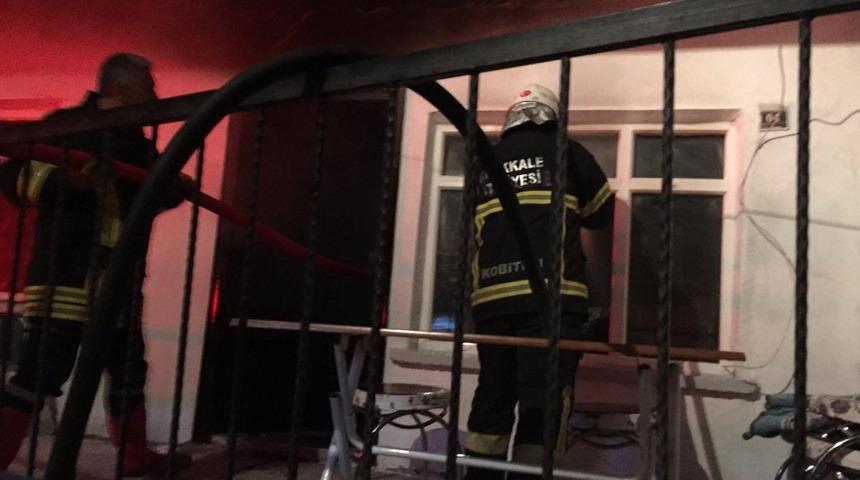 Elektrik kontağından &ccedil;ıkan yangında tek katlı ev yandı