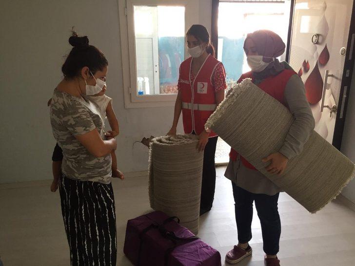 Türk Kızılay Aydın Şubesi’nden evi yanan ailelere yardım eli G3