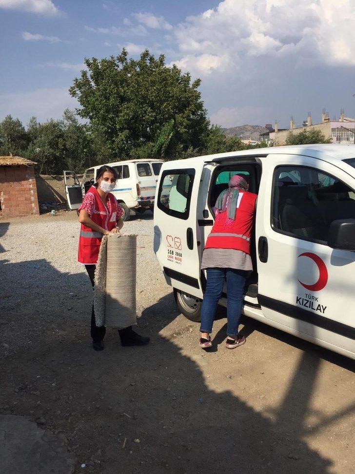Türk Kızılay Aydın Şubesi’nden evi yanan ailelere yardım eli G4