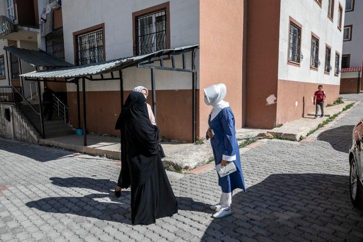 Vali Bilmez’in eşinden kanser hastası 3 çocuk annesine ziyaret G3